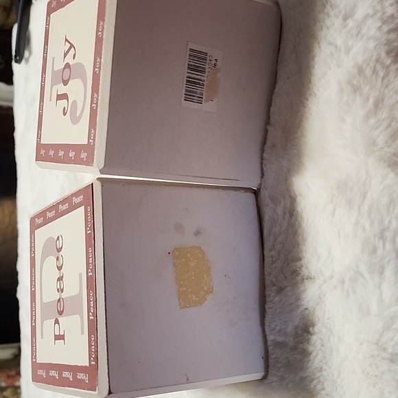 PEACE AND  JOY WOODEN DECOR BLOCKS. - Picture 4 of 4